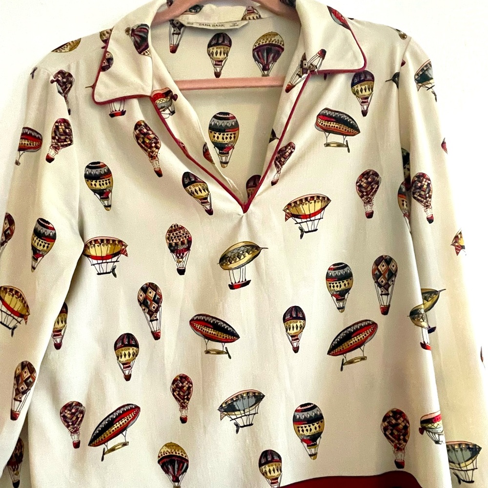 Blouse with balloon design and cufflinks (M)